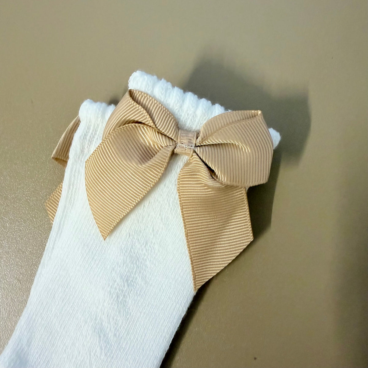 Vienna bow socks