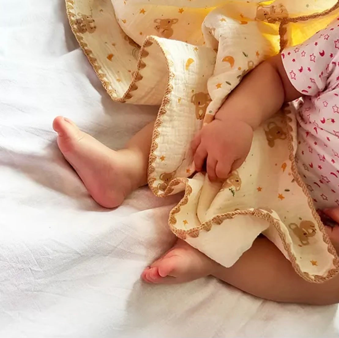 Muslin bubble blanket