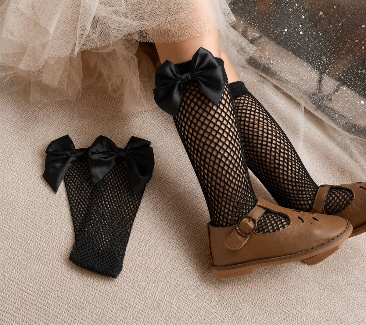 Bloom bow net socks