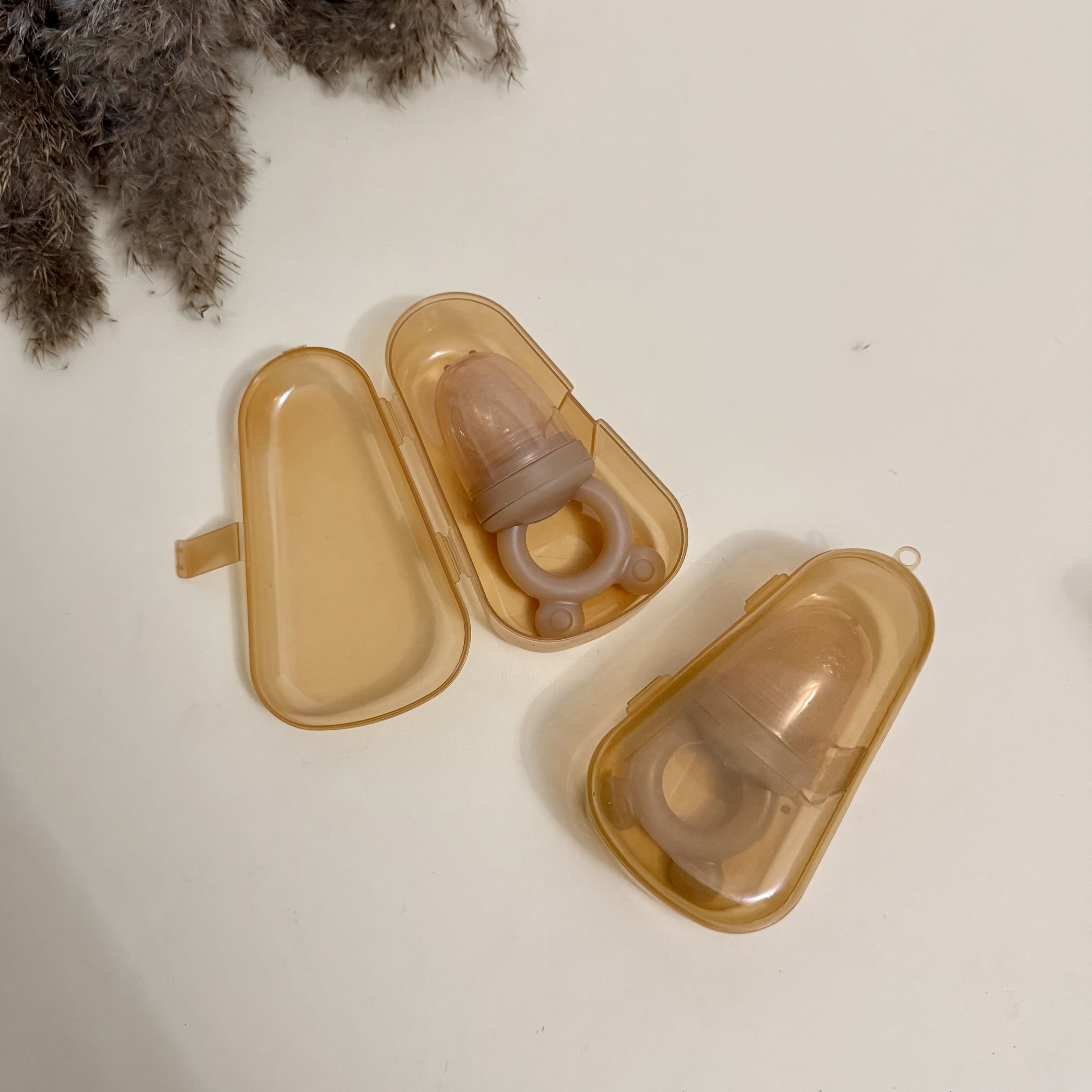 Silicone fruit nibbler