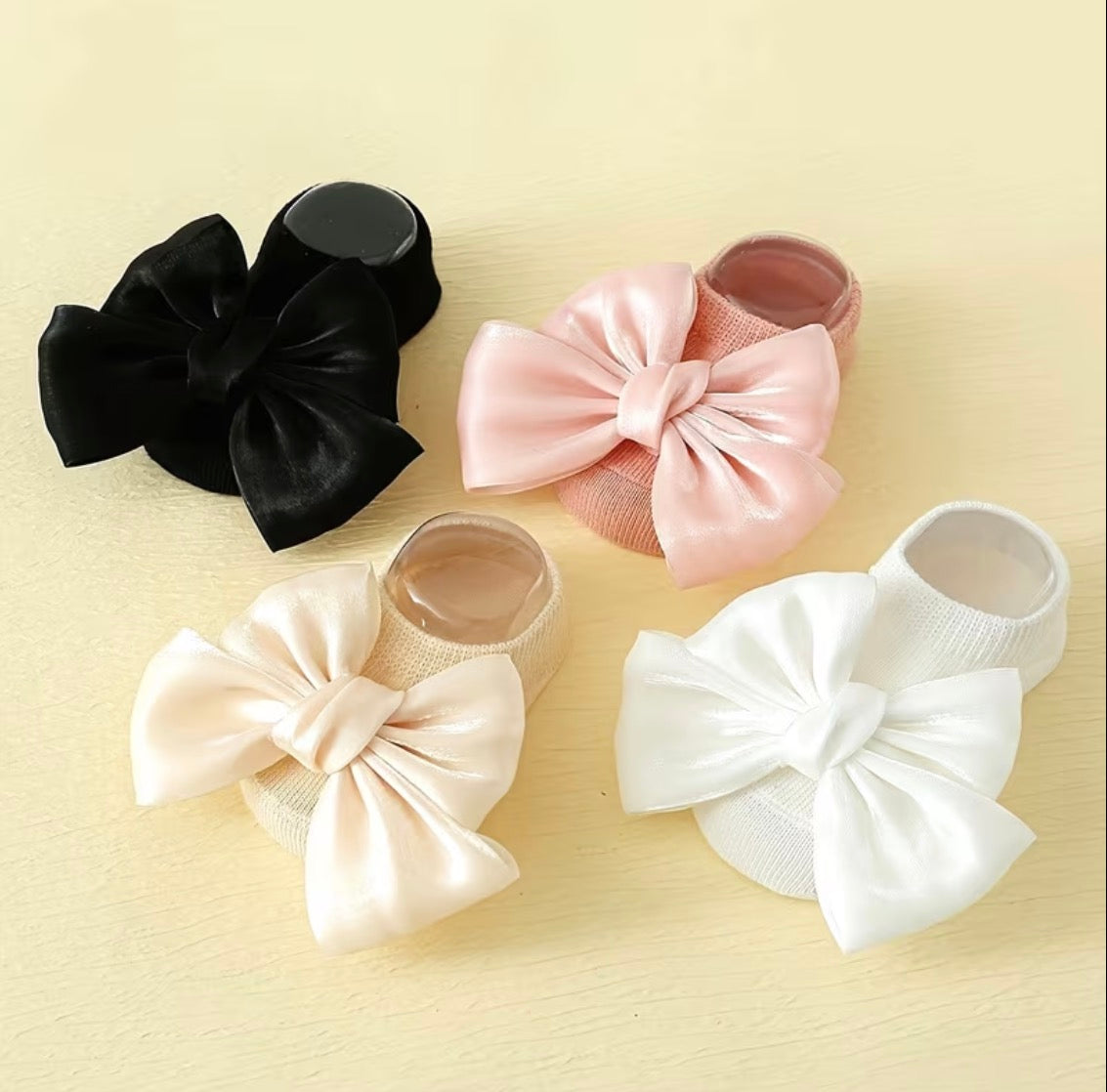 Hazel bow socks