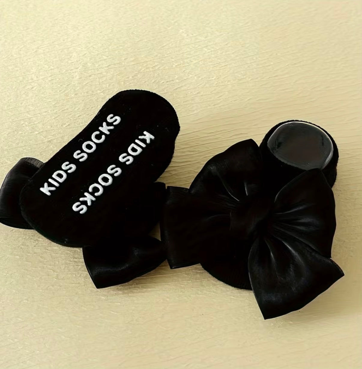 Hazel bow socks