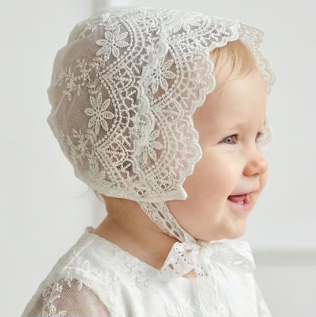 Charlotte lace bonnet