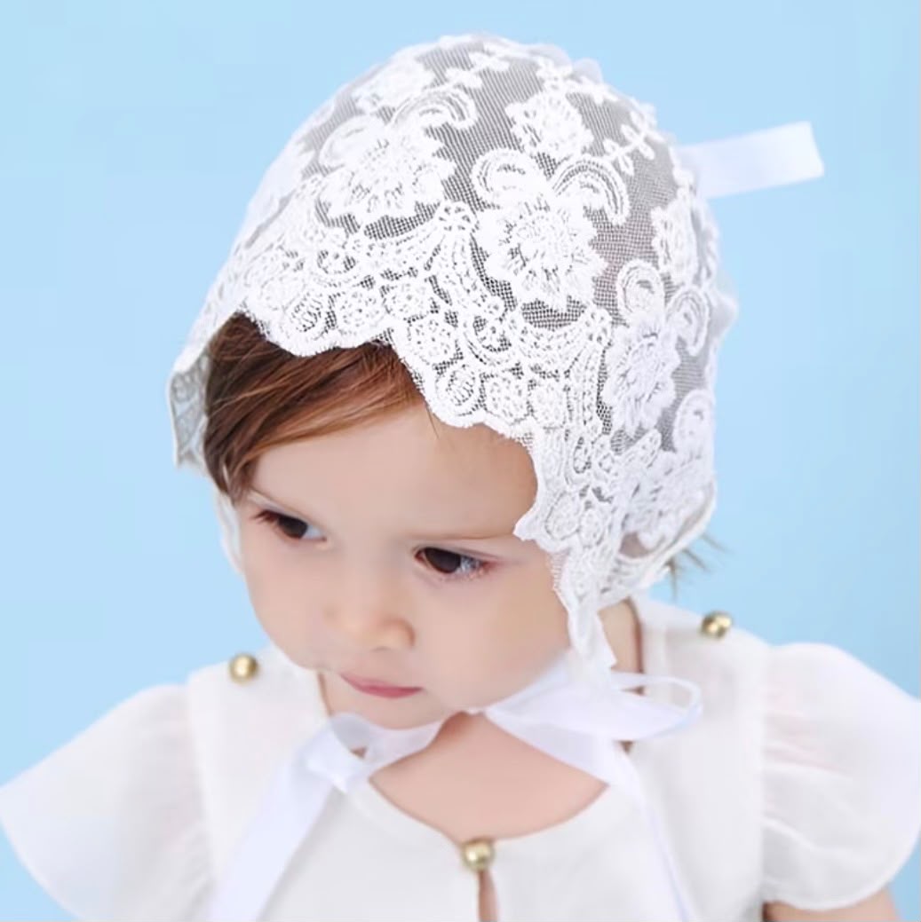 Victoria lace bonnet